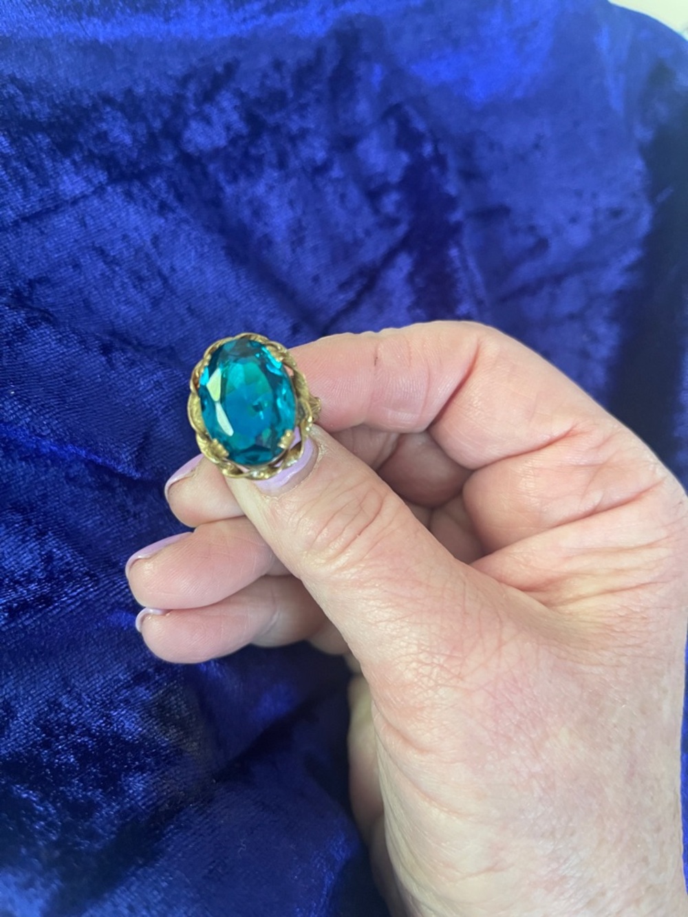 Antique stunning Ring with Teal Blue Oval Crystal